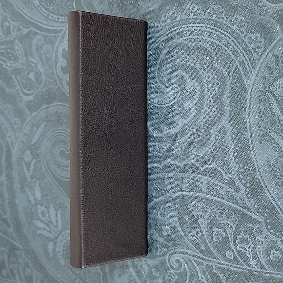 Shaquille O'Neal Black Eyeglass Case (Case Only) - Picture 7 of 11